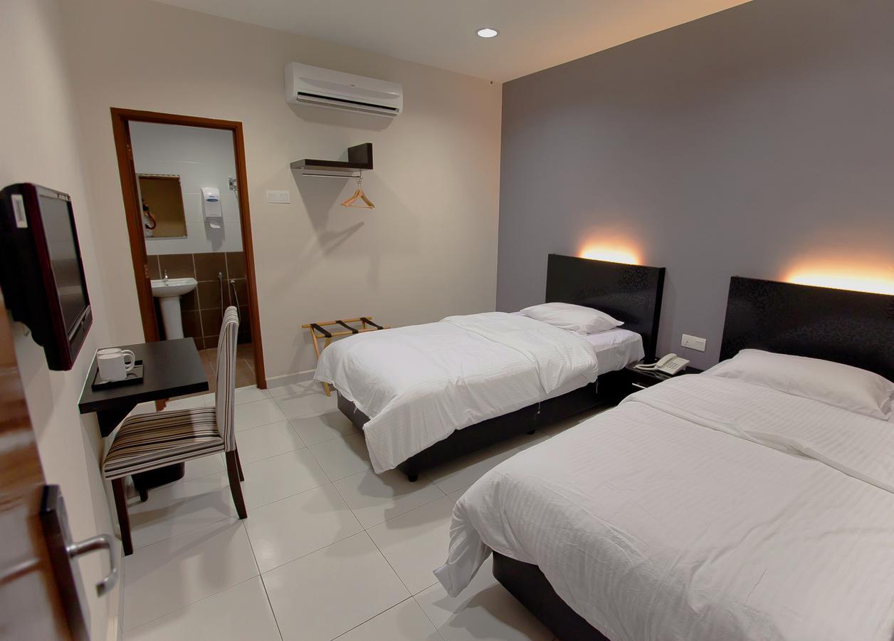Melody Inn Hotel Келуанг Екстериор снимка